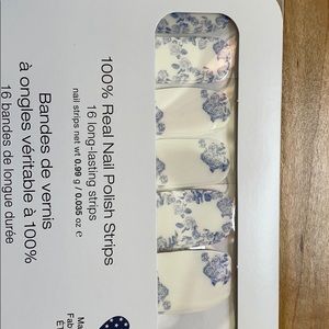 Colorstreet- Floral of the Story